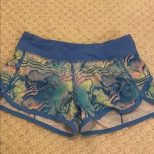 ivivva size 12 marble pattern shorts.